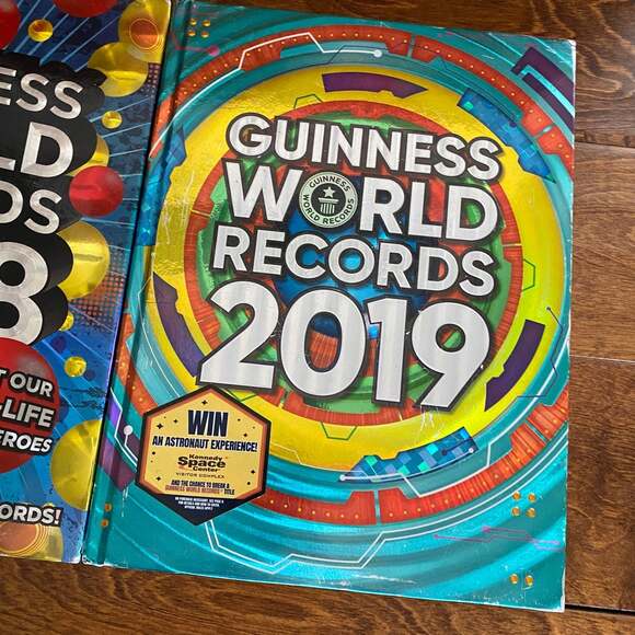 Guinness World Record Books - Picture 3 of 8